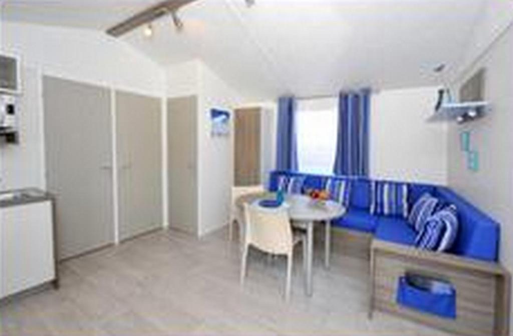 Camping Au Bord De L'Aisne Guignicourt Quarto foto