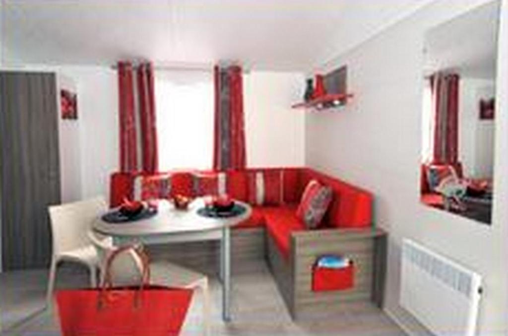 Camping Au Bord De L'Aisne Guignicourt Quarto foto
